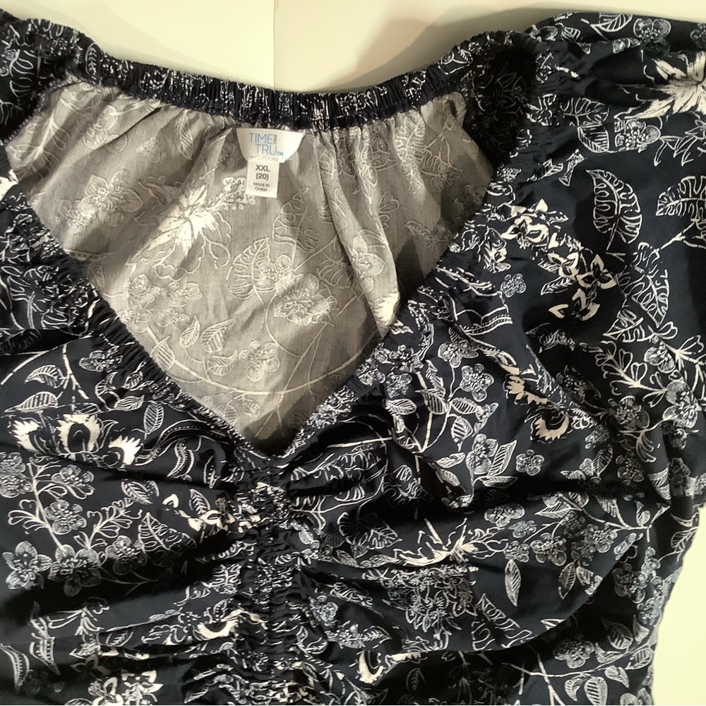 Time and Tru Blue and White Ruched Tie Front Blouse - Picture 6 of 7